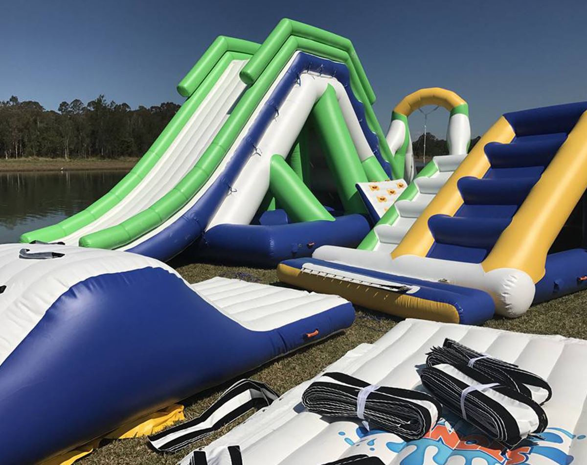 Το Water Splash Park έχει μέγεθος Water Splash Park range in size